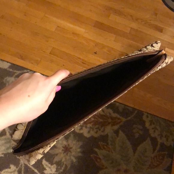 Computer case - Picture 2 of 3